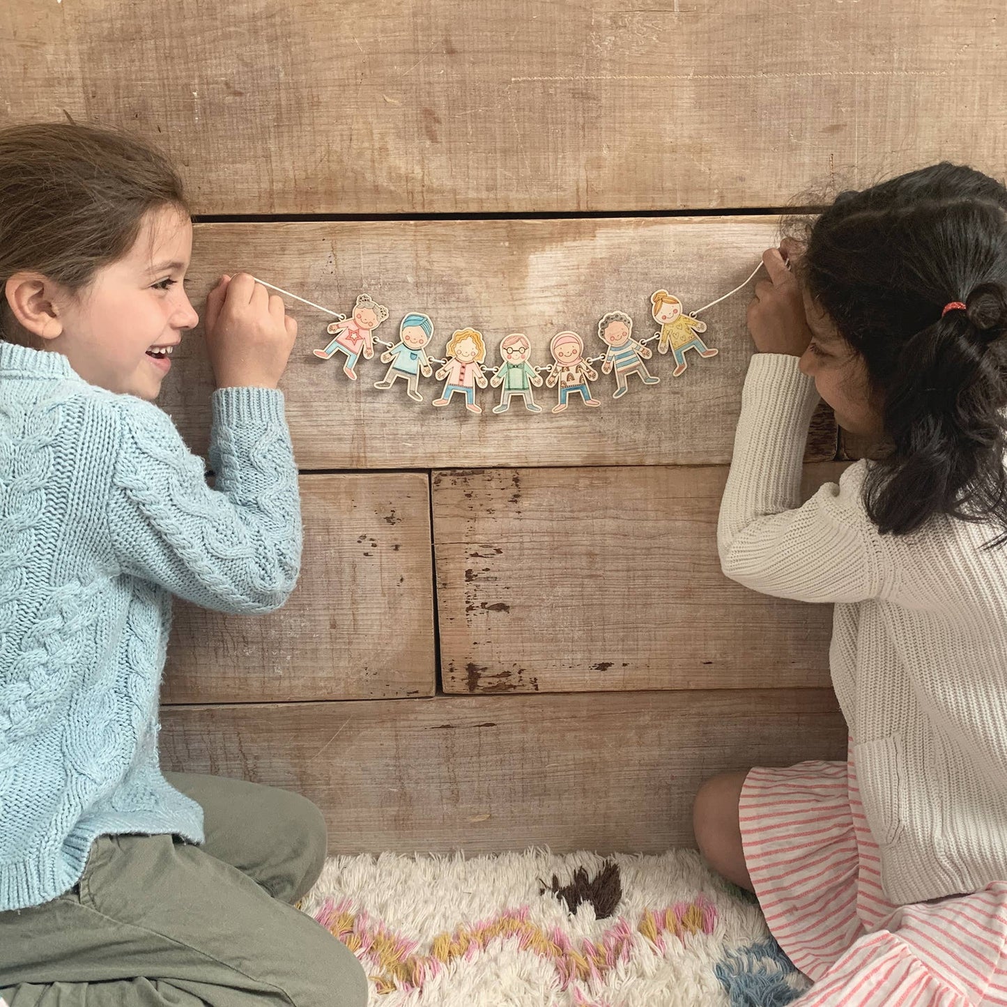 Cotton Twist - Wooden 'Paper Dolls' Garland Craft Kit