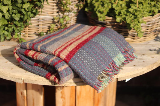 Large recycled wool blanket - Blue and red